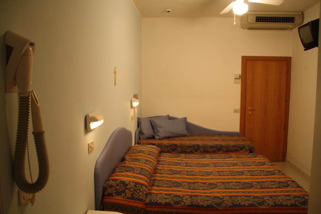 Hotel Tiglio Rimini Pokoj fotografie